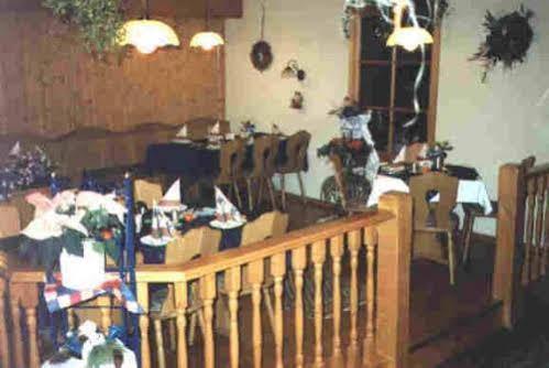 Hotel Restaurant Zur Krone Obersuhl Bagian luar foto